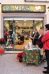 MAZARRÓN CELEBRA EL DÍA DE LAS LIBRERÍAS CON UN ACTO QUE ANIMA EL CENTRO DEL PUERTO