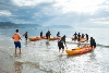 ALUMNOS DE SECUNDARIA SE INICIAN EN DEPORTES ACUÁTICOS GRACIAS A AYUNTAMIENTO Y BAHÍA SURF ESCUELA