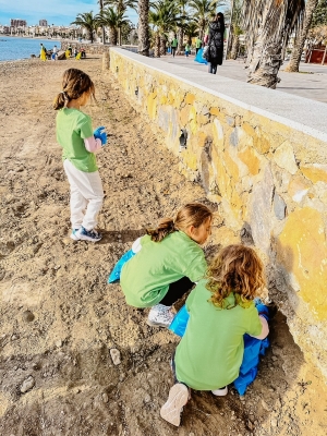 29.11.22 JORNADA LIMPIEZA DE PLAYAS (7)