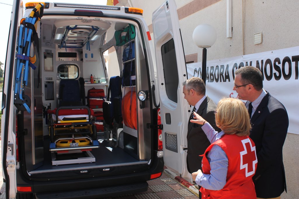 AMBULANCIA DONADA AYTO Y CRUZ ROJA (8)