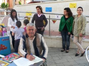 BIBLIOTECA EN TONELEROS (2)