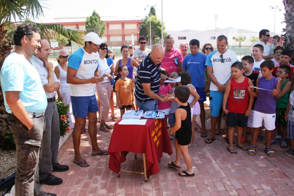 ENTREGA_DIPLOMAS_NATACION_13