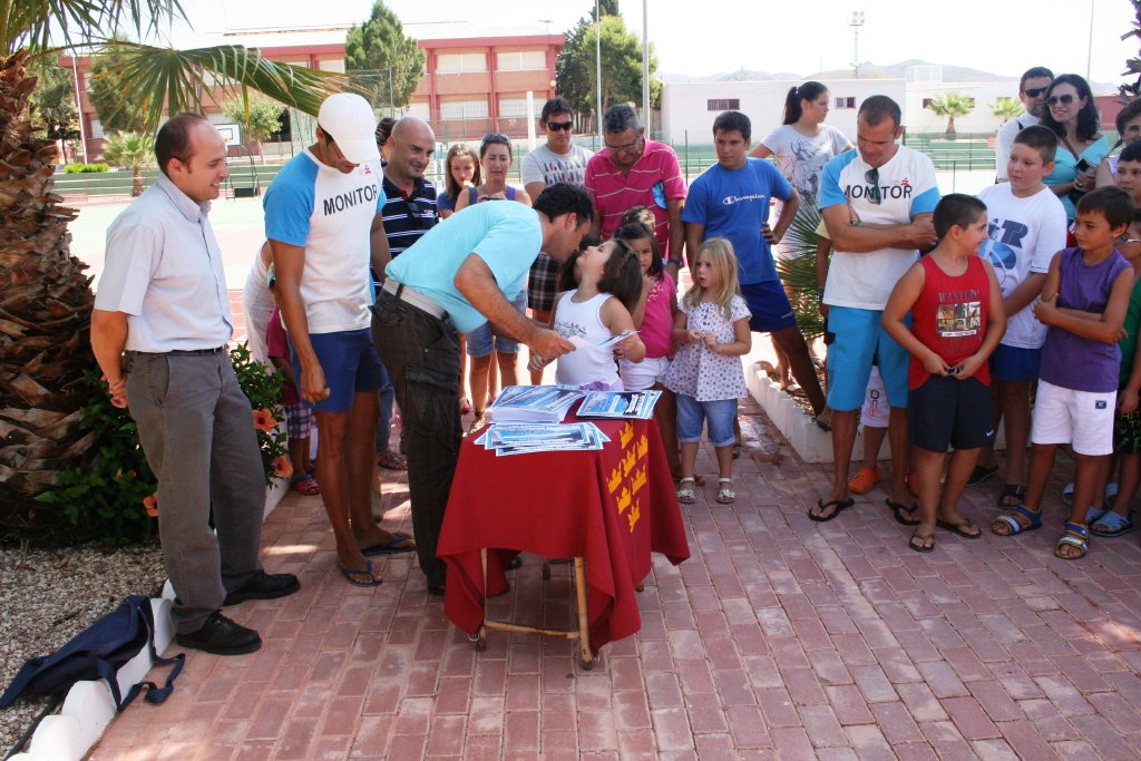 ENTREGA_DIPLOMAS_NATACION_16