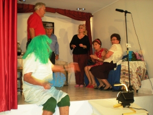 TEATRO LLENO EN LEIVA (10)